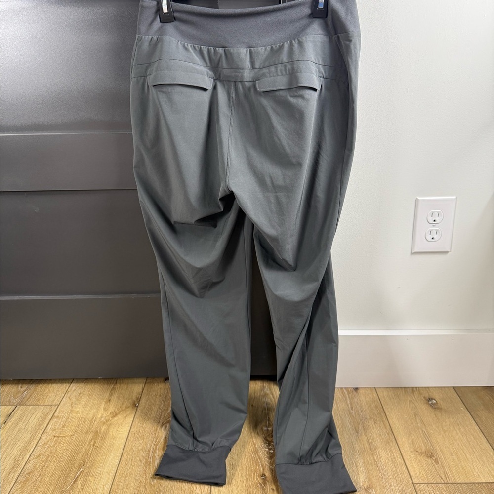 Athleta Gray Joggers Pockets Athleisure Size 8 Women’s - Picture 4 of 11